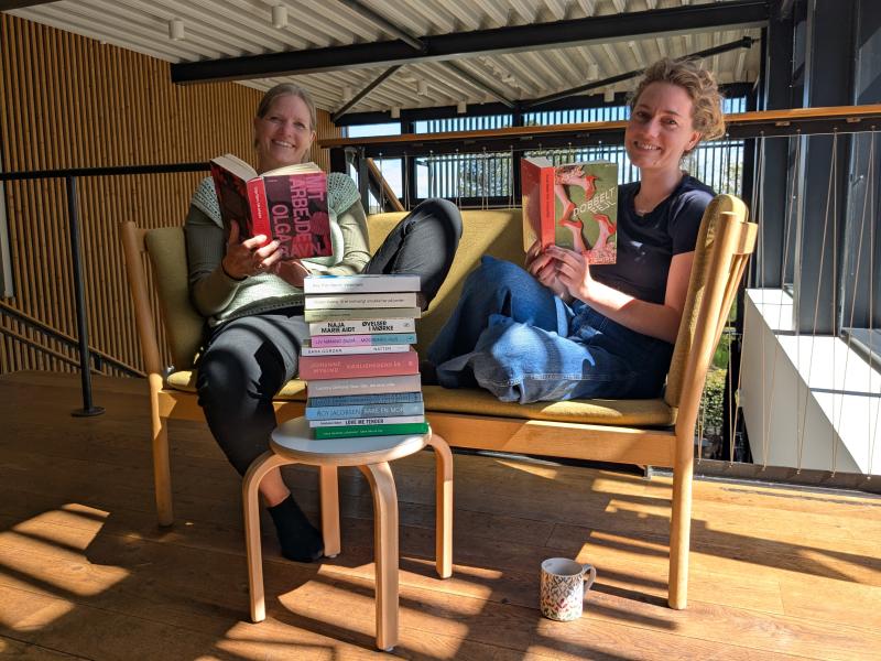 Anne og Amanda fra biblioteket